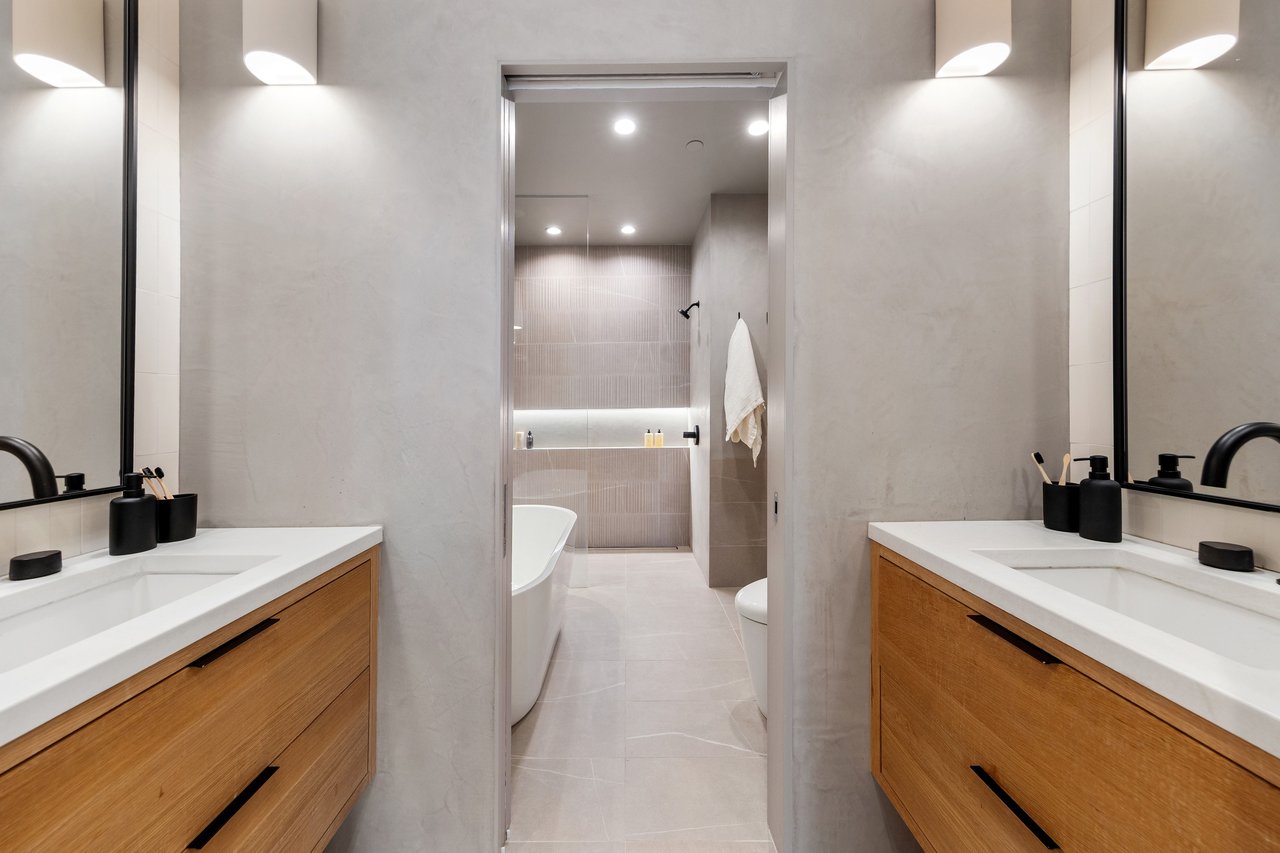 Modern Design and Panoramic Bay Views