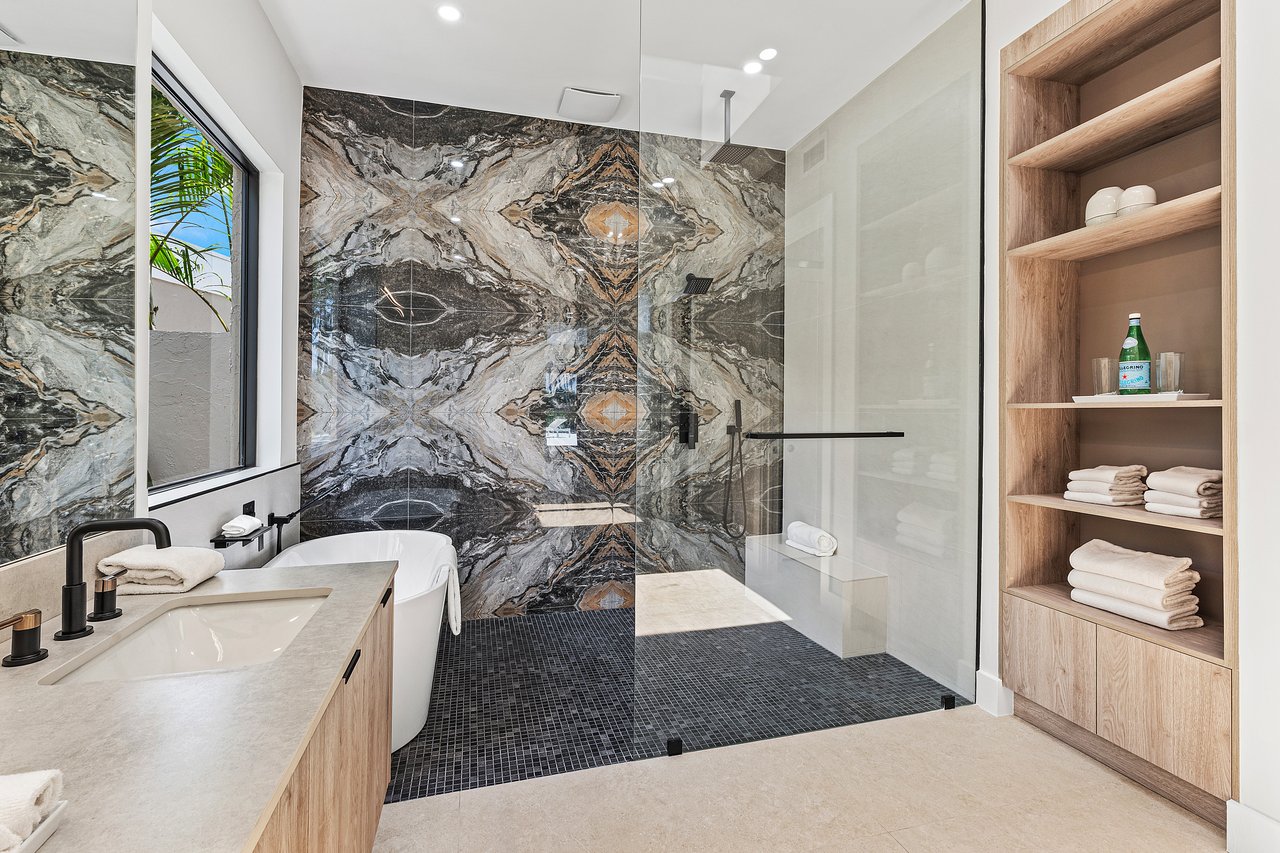 5323 Ascot Bend