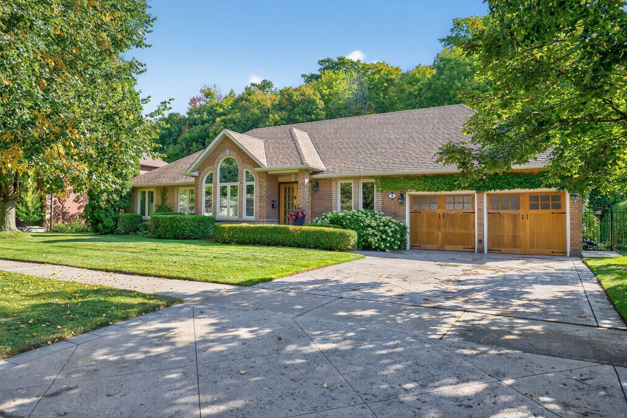 6 Falling Leaf Crt, Aurora