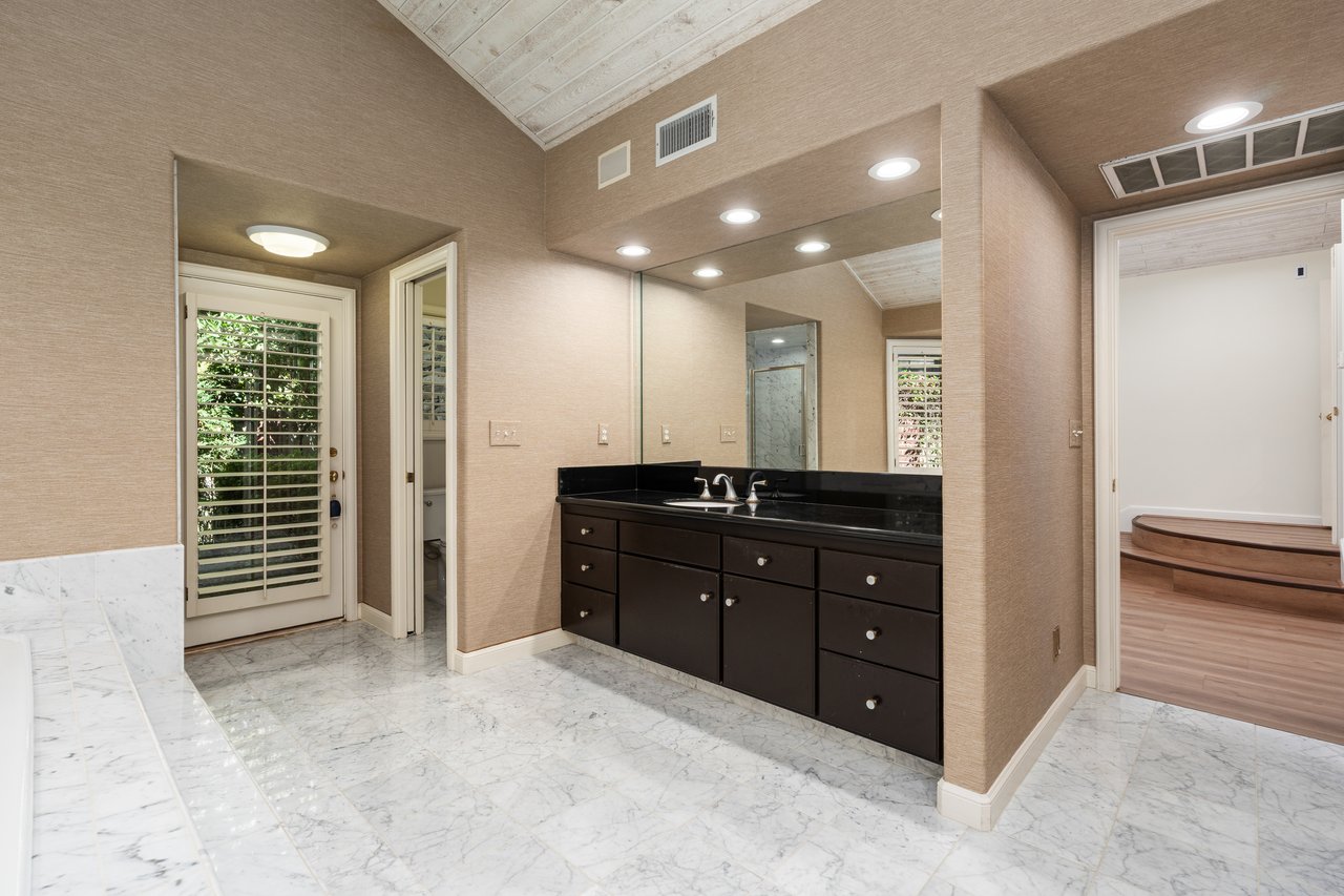 7285 N San Pedro Ave