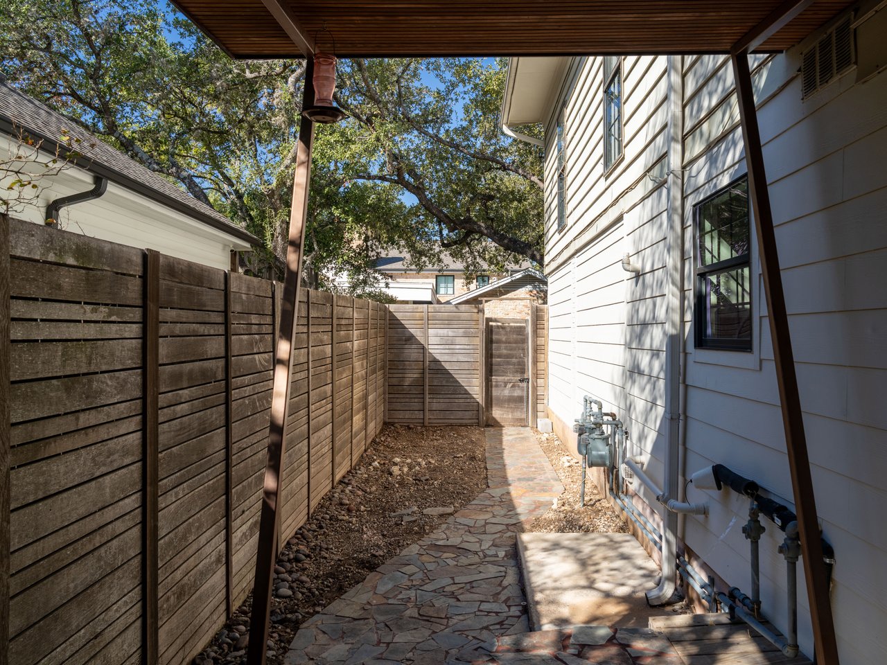 TARRYTOWN LOCK & LEAVE