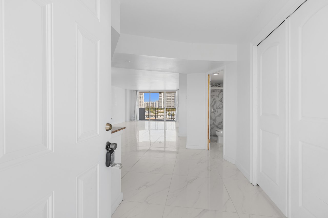 3545 NE 166th St #1004 North Miami Beach