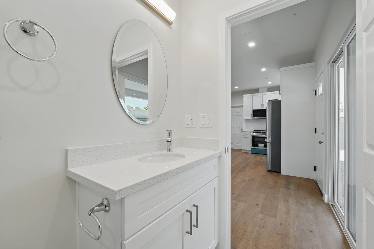 4 Units in North Hollywood
