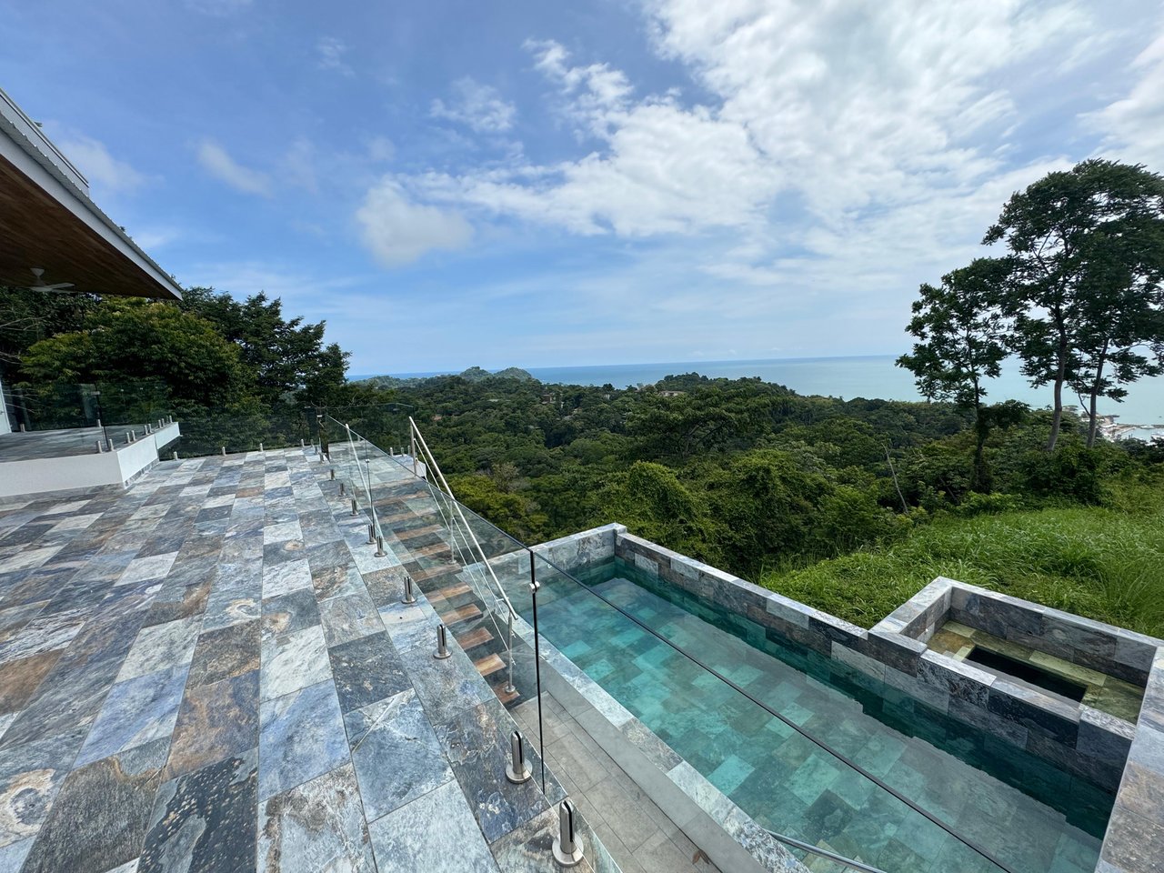 Modern Elegance Meets Incomparable Views, 3BDR&3Baths Home