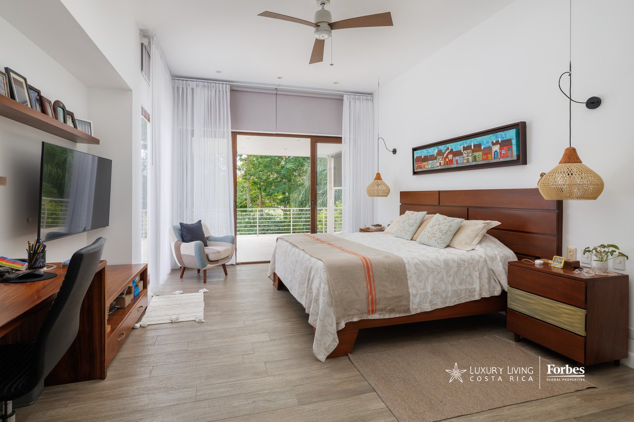21465 - Modern 6 bedroom house with pool, garden and terrace front golf course