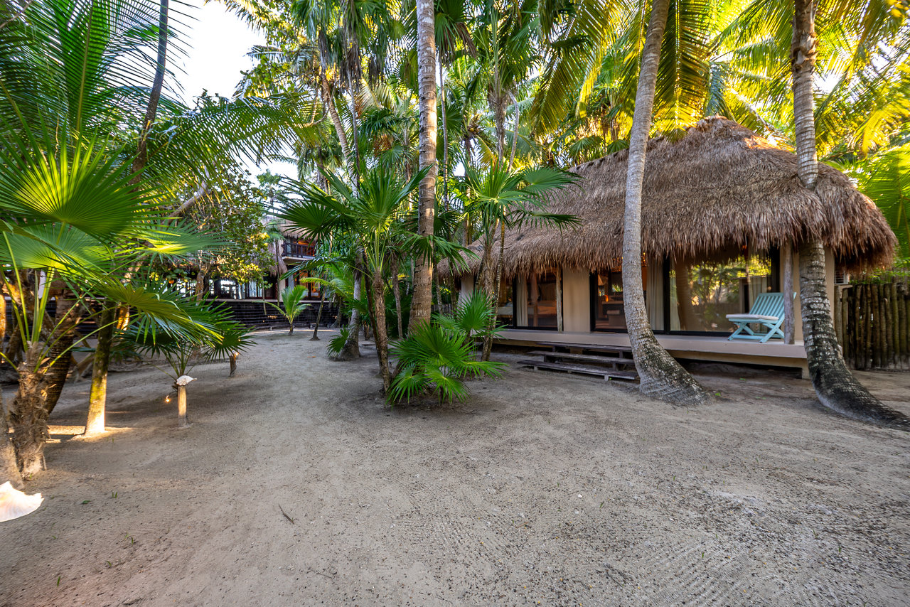 Casa Chic Tulum | Rare Beachfront Estate in Hotel Zone