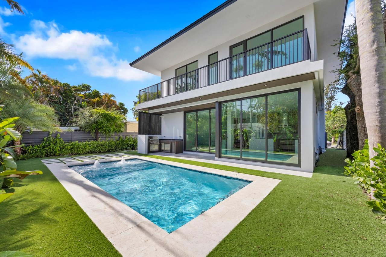 Sophisticated New Construction in the Heart of Miami