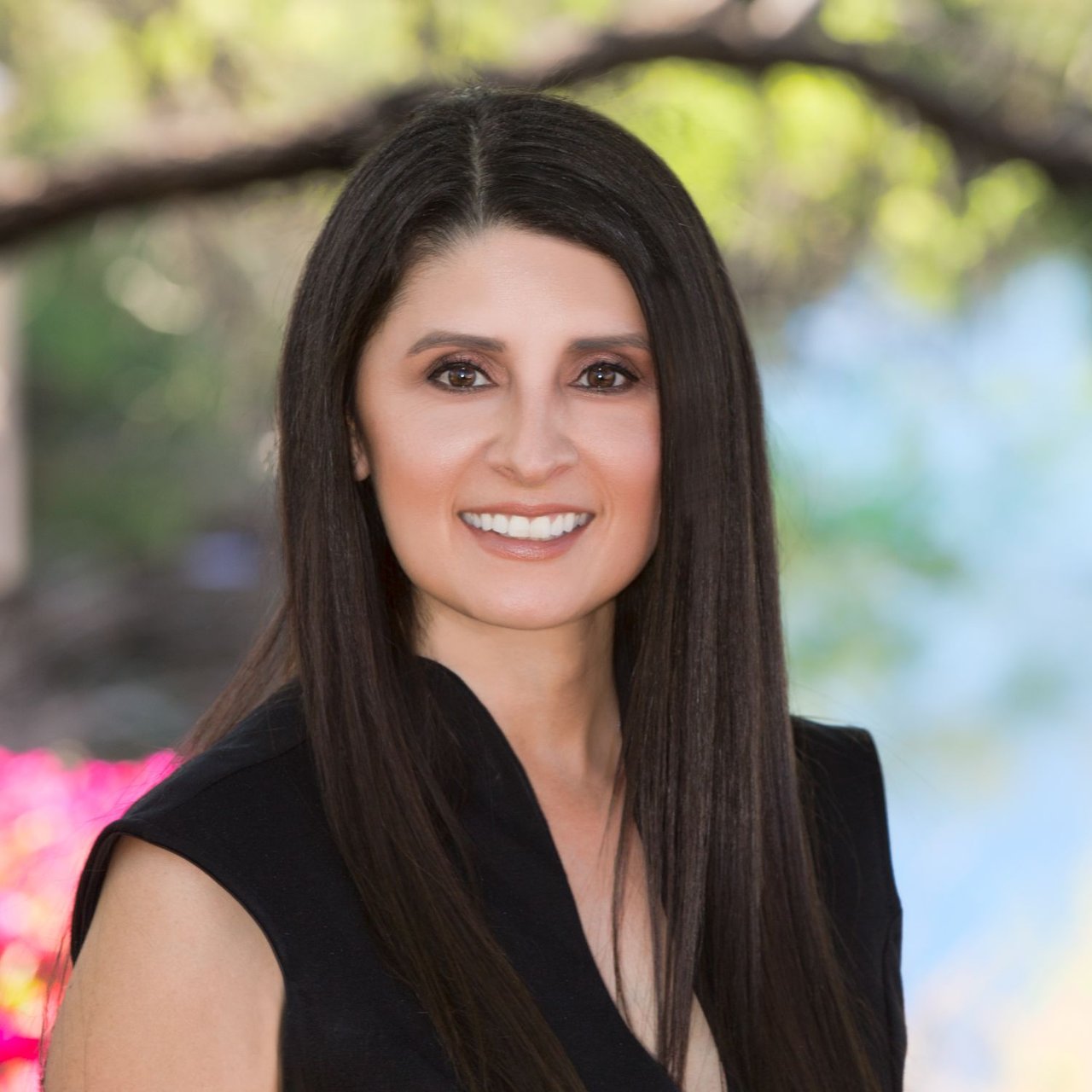 Lorenia Ruiz Oro Valley AZ Real Estate Agent Headshot