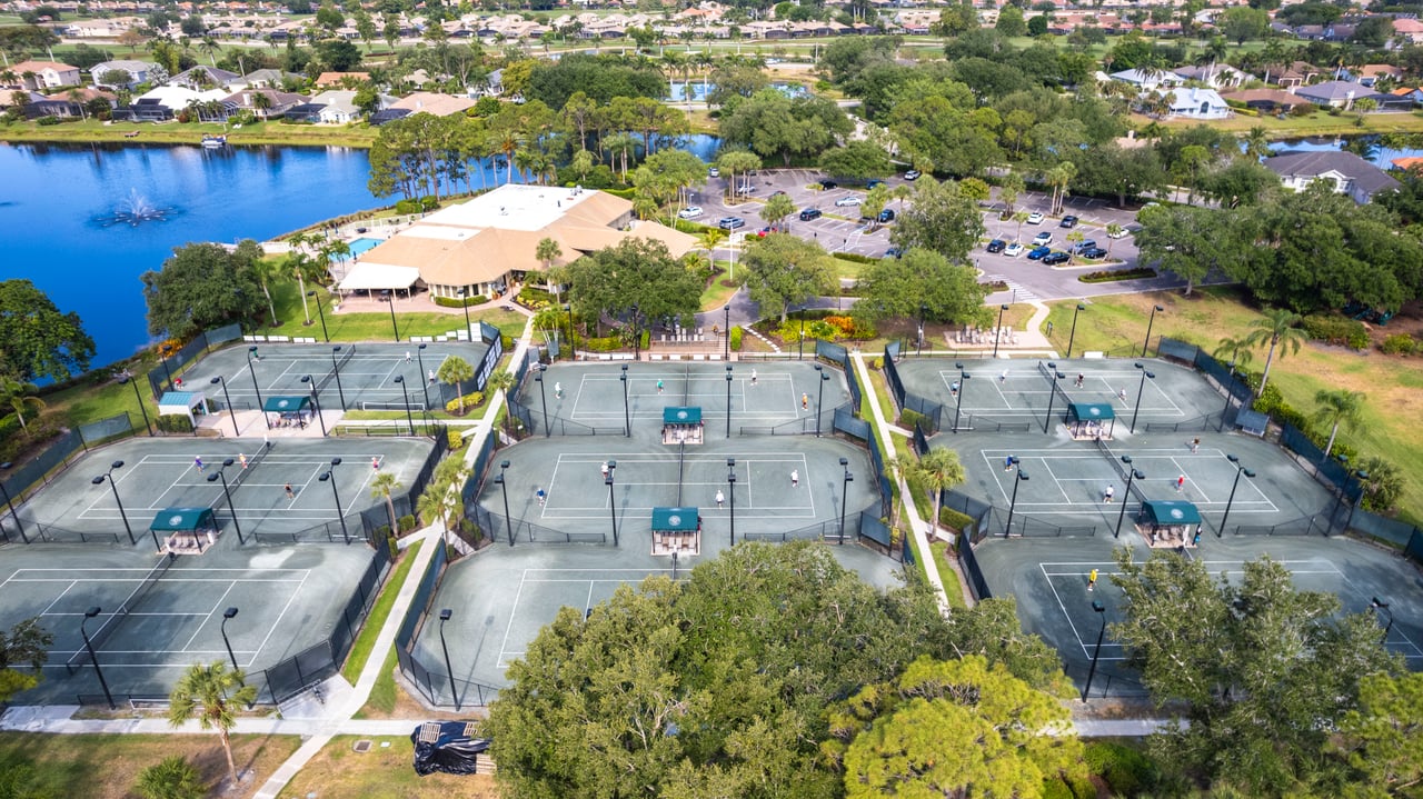 Aerial photo of Har-Tru tennis courts at Longshore Lake tennis center