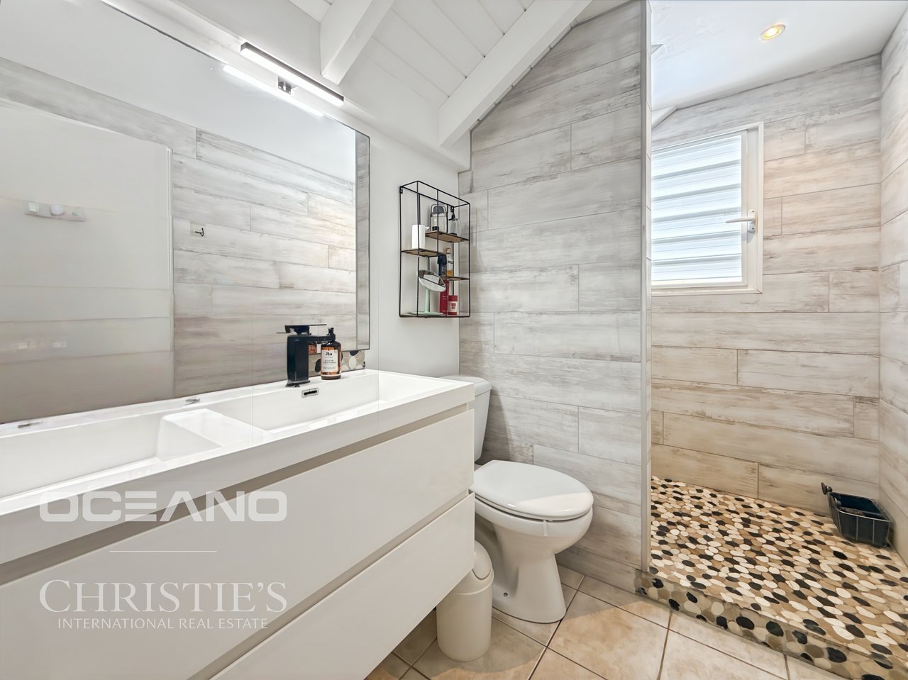 EXCLUSIVE - 2 bedrooms Townhouse with a pool