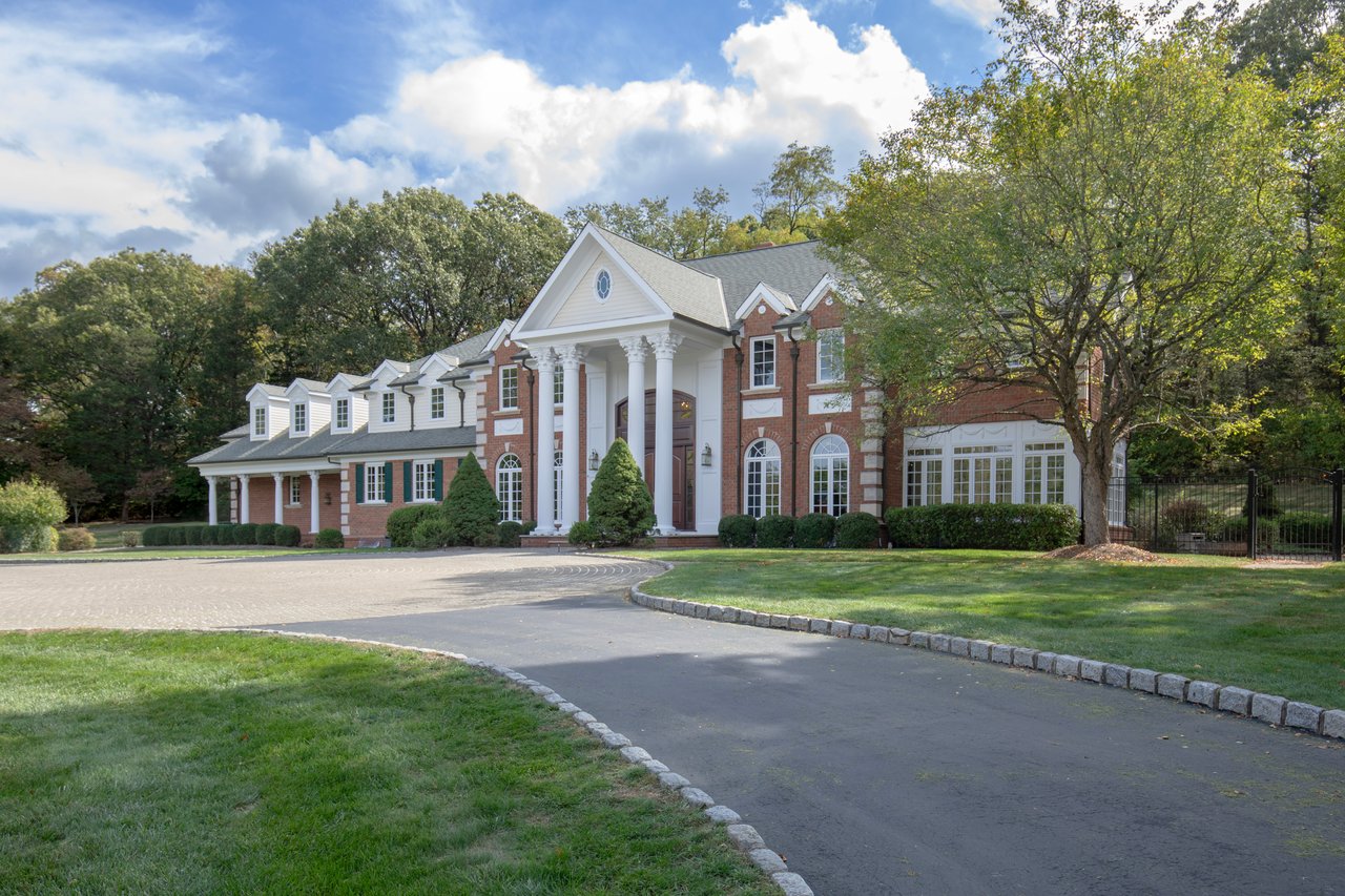 Front of 6 Wright Lane in Mendham NJ