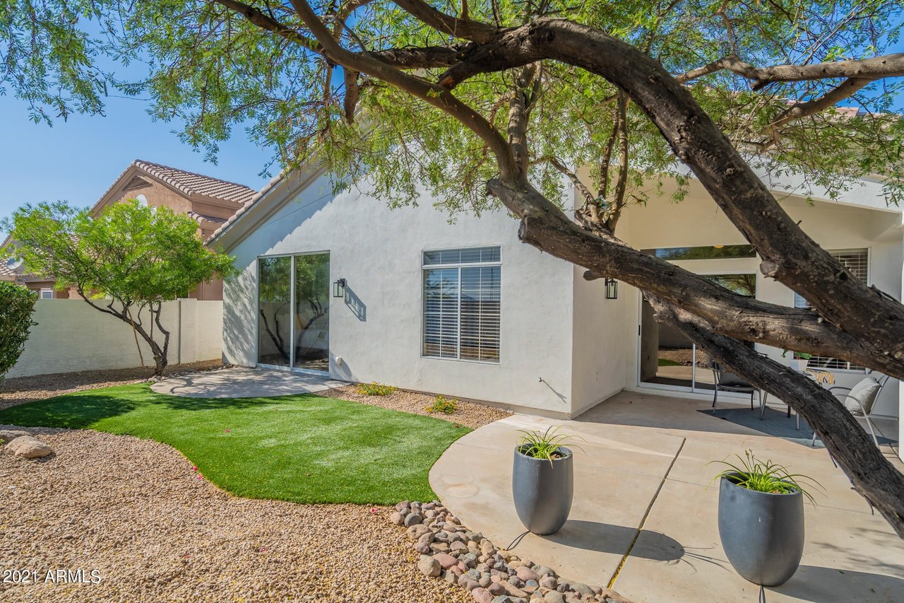 10137 E Meadow Hill Dr