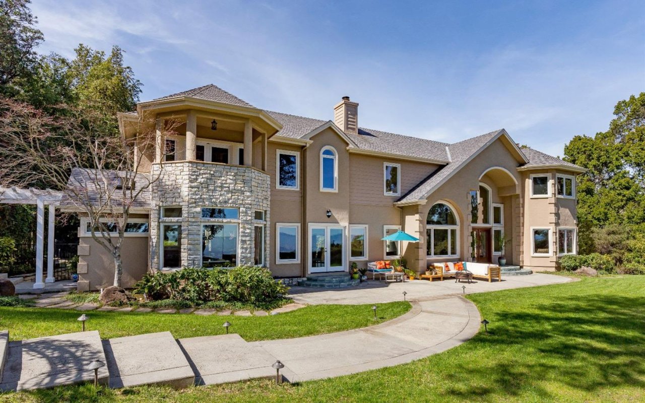 24645 Heather Heights Pl
