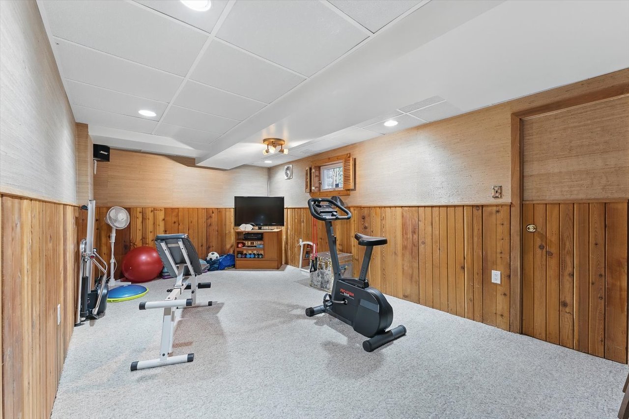 1443 Birchwood Dr