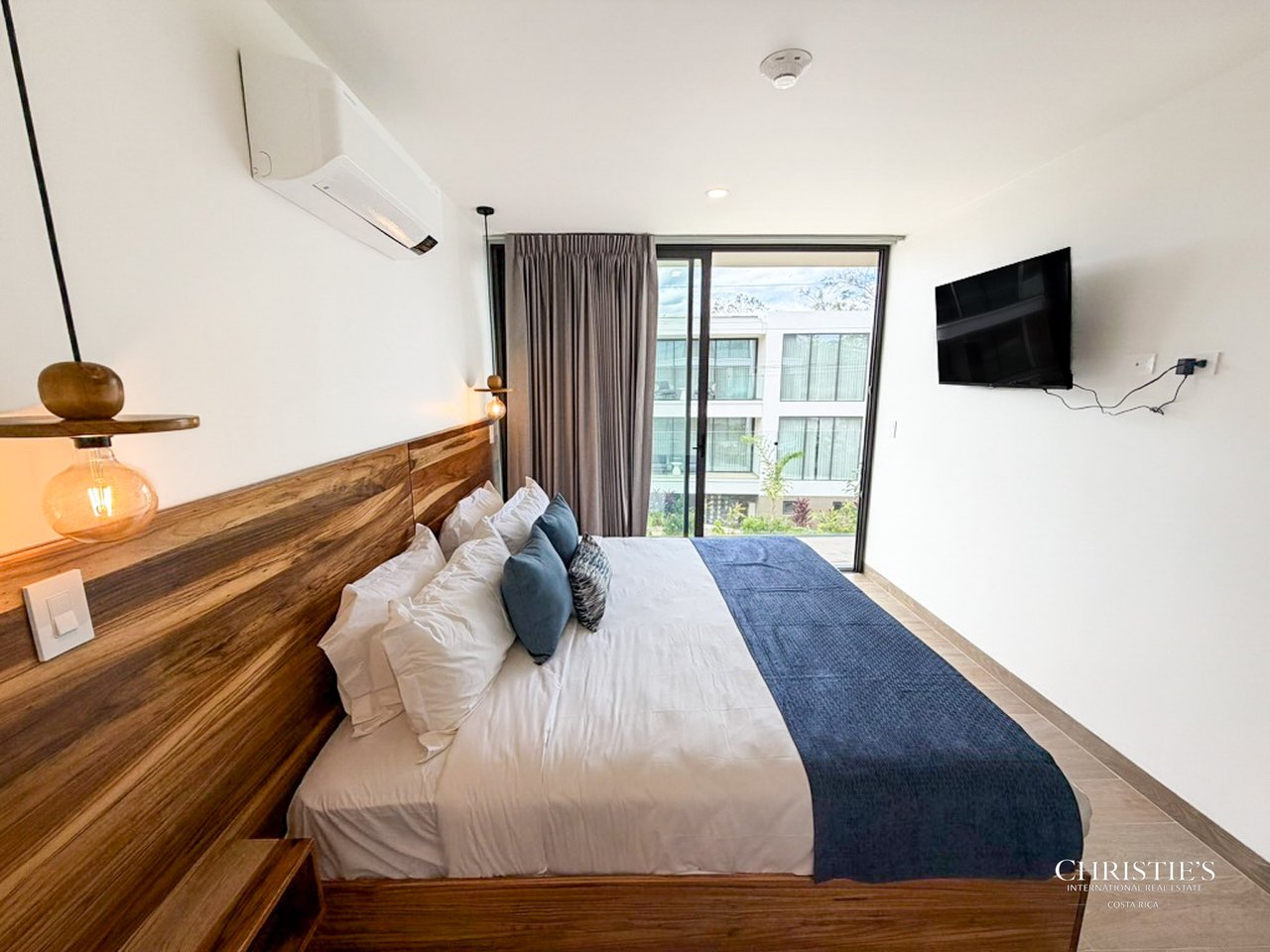 Mono Luxe Unit #17 — Three-Bedroom Residence