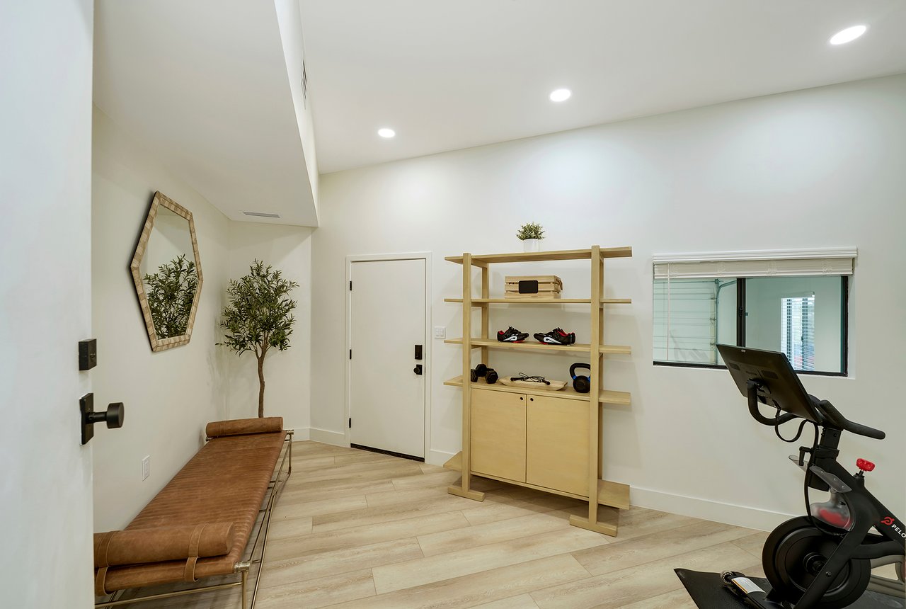 6535 N HILLSIDE Drive