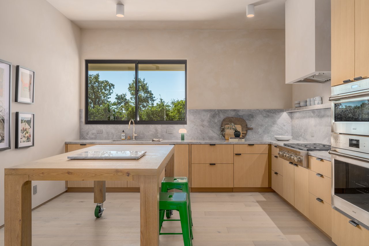 1608 Ridge Valley Road