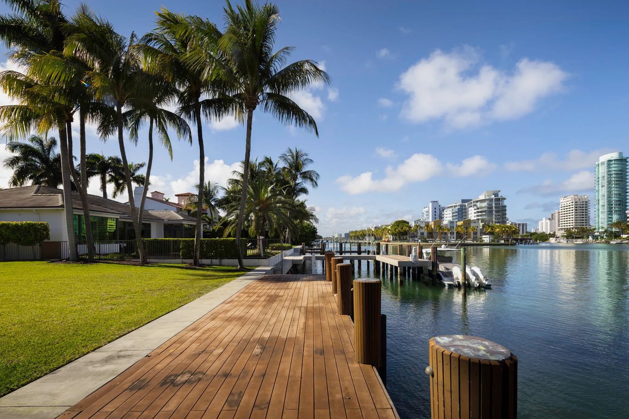 Pine Tree Drive, Miami Beach Waterfront