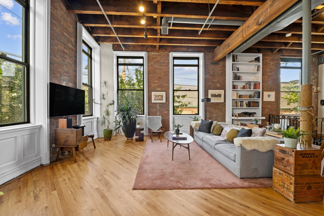 126 Webster Ave #1A