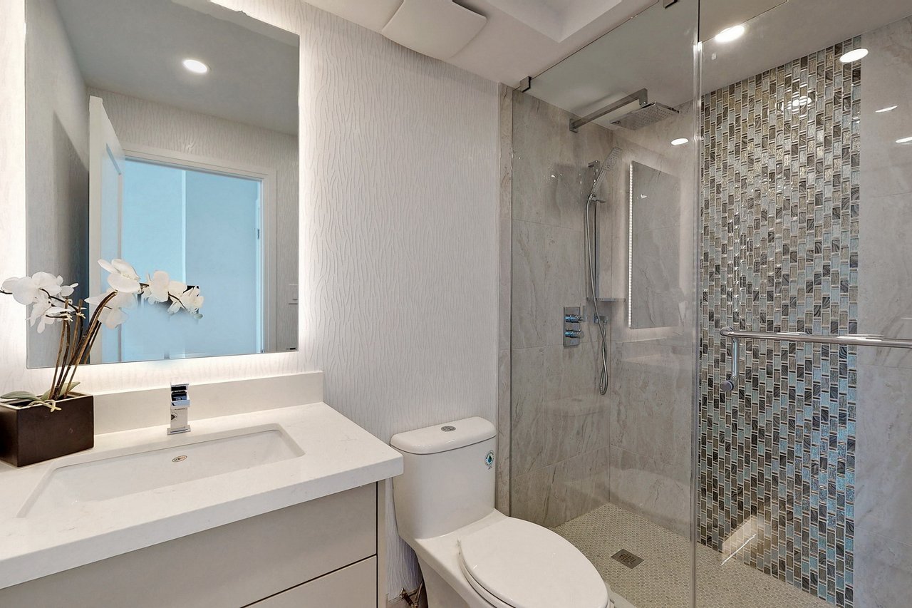 75 Graydon Hall Drive Unit: 1408