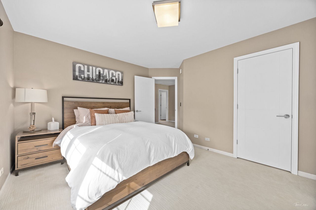 1950 Elmore Ave, Downers Grove