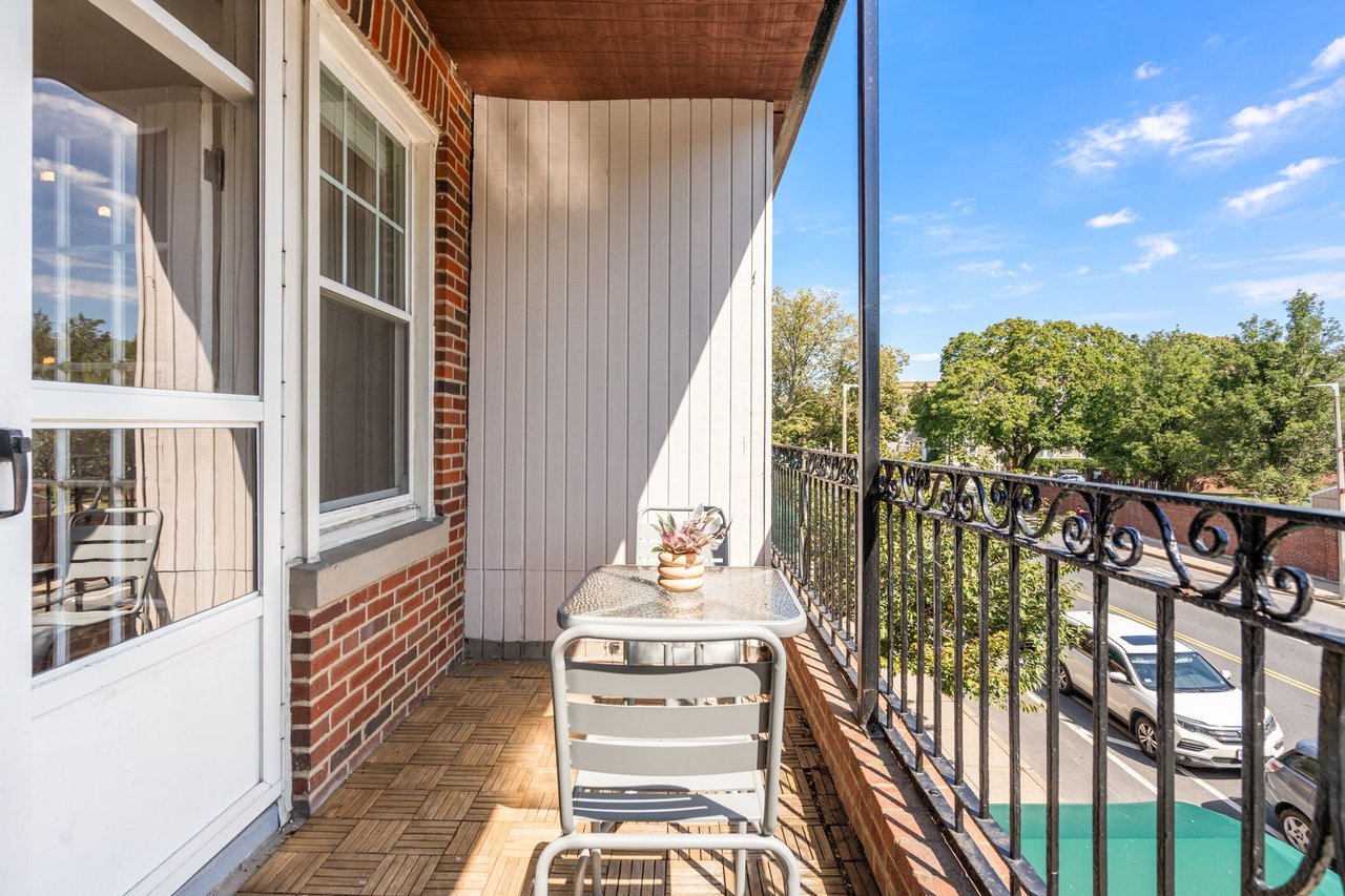 Bright by Design: A Fully Updated Corner Unit on South Huntington
