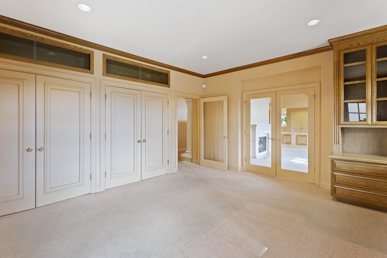 6 Tappan Lane