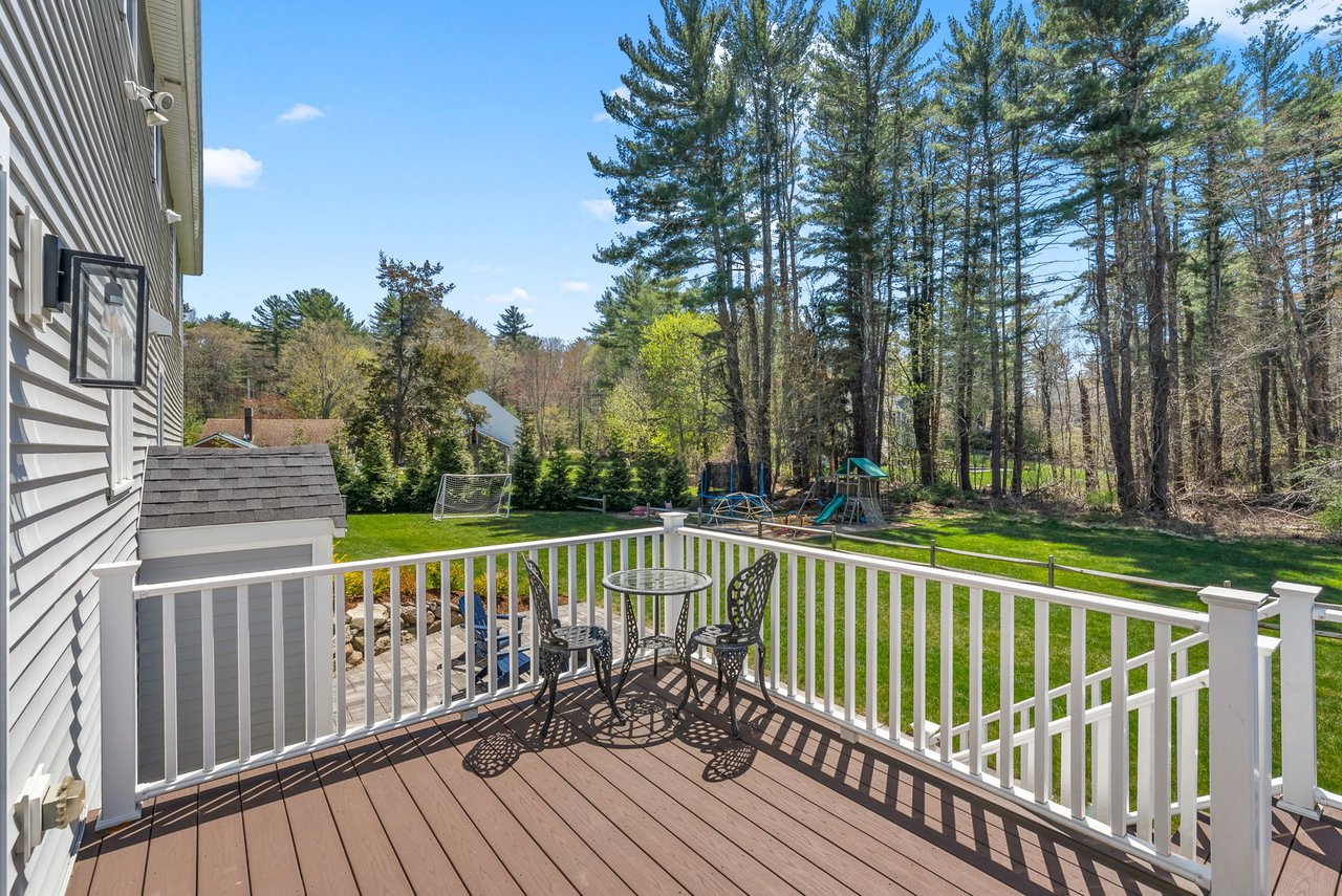 11 Lisa Ln Pembroke, MA 02359