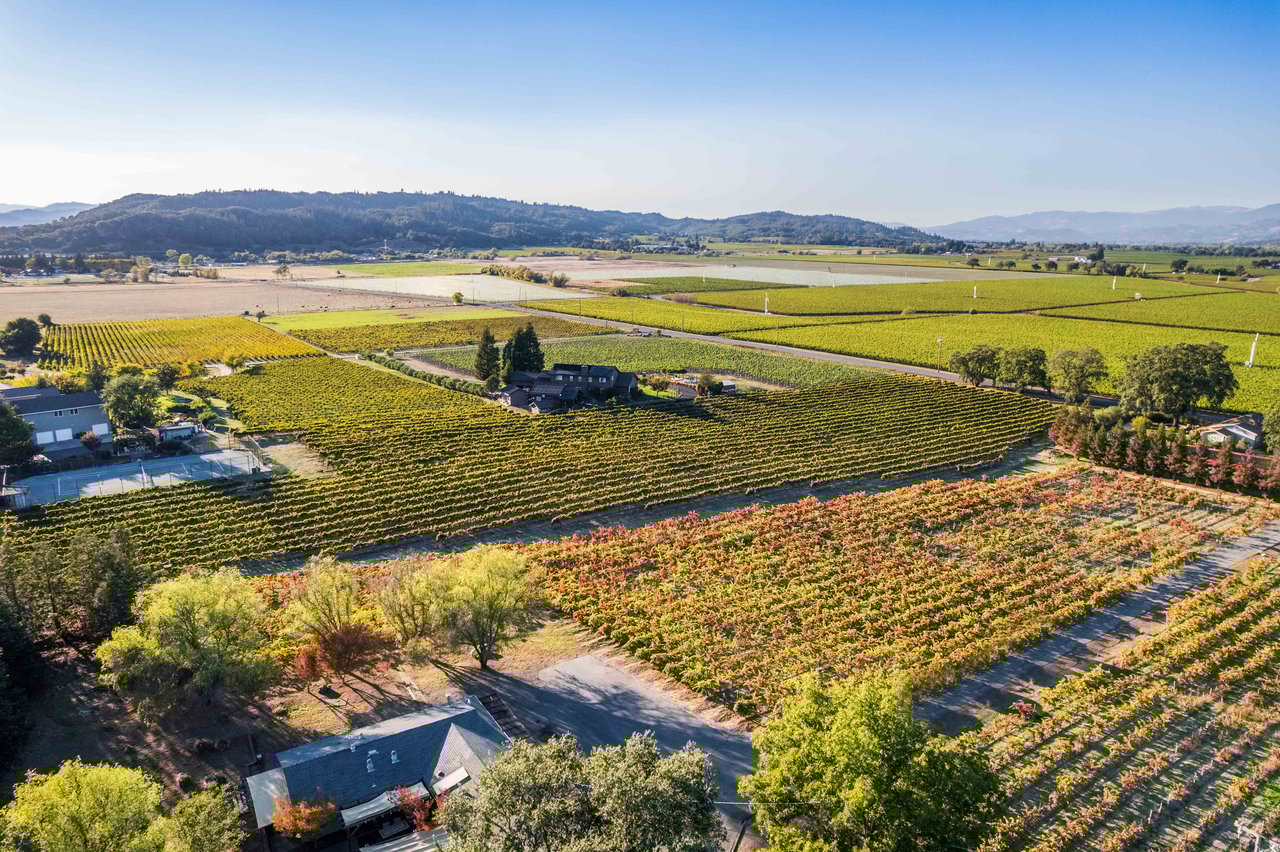 725 Lytton Station