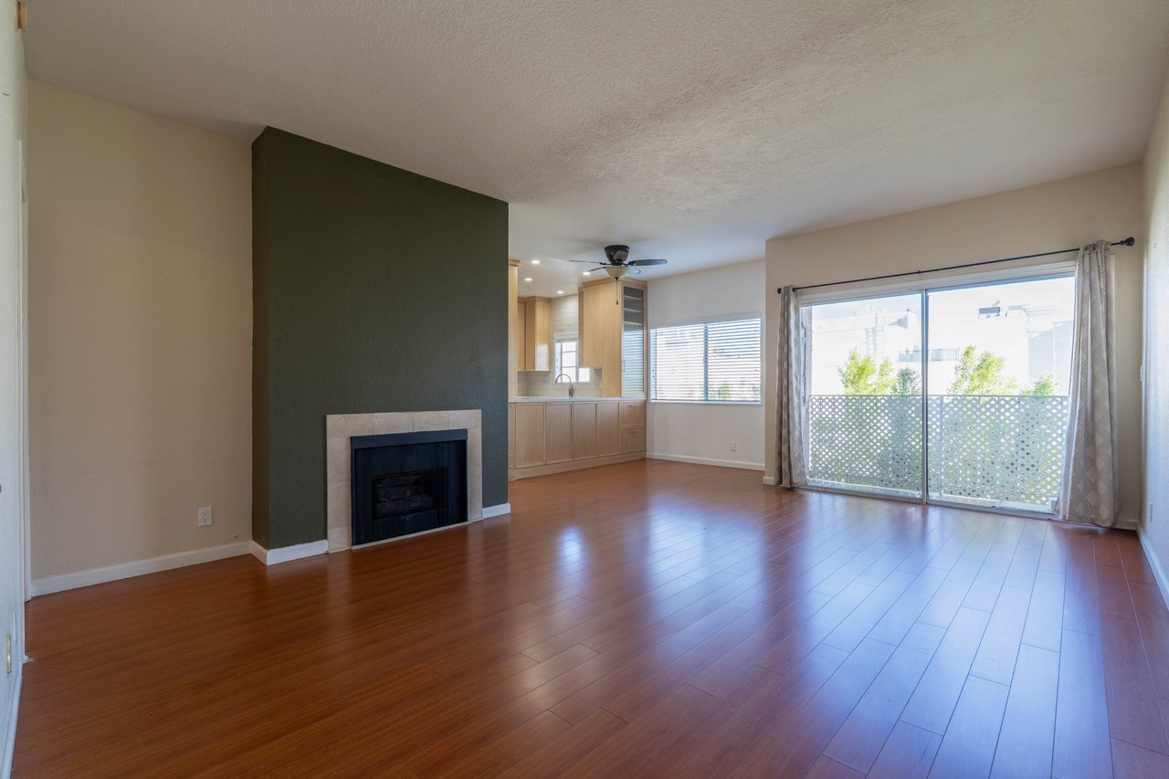 5135 Zelzah Ave #305