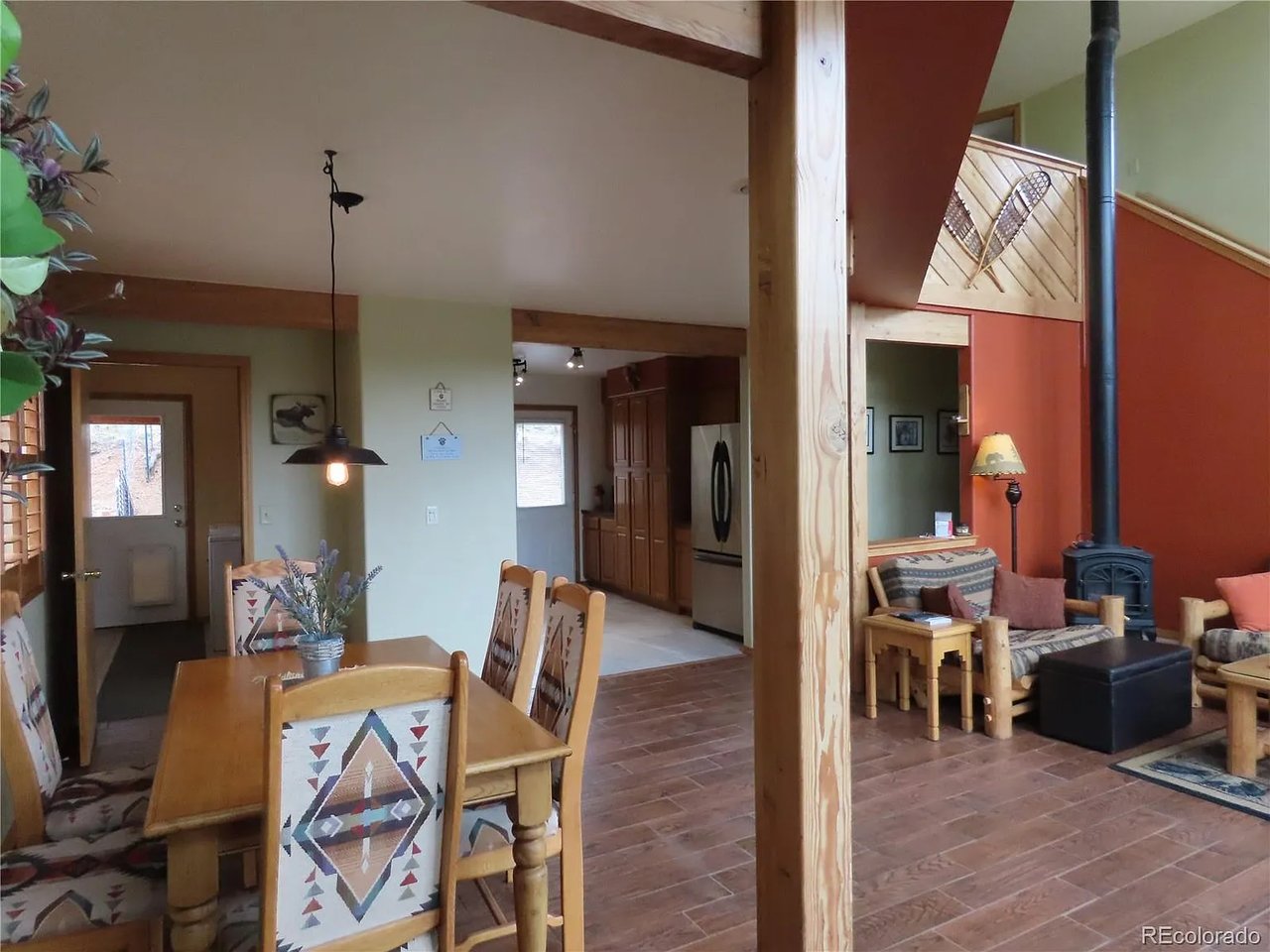 1051 Spring Valley Ln