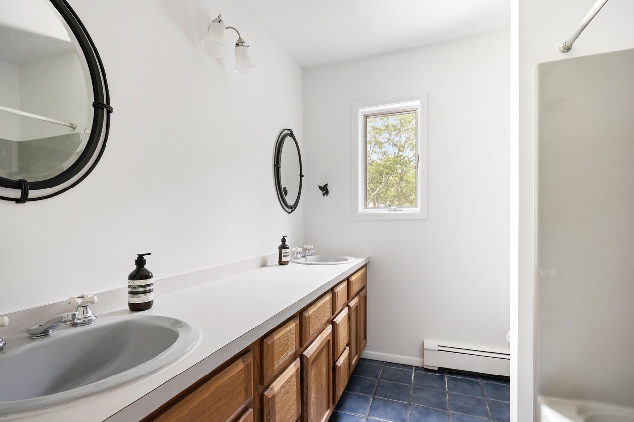 4 Tryworks Lane, East Hampton