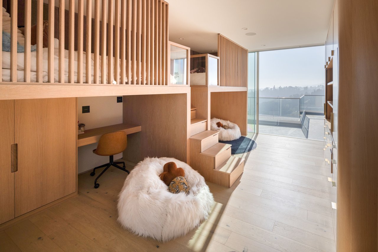 1557 Tower Grove Dr, Beverly Hills