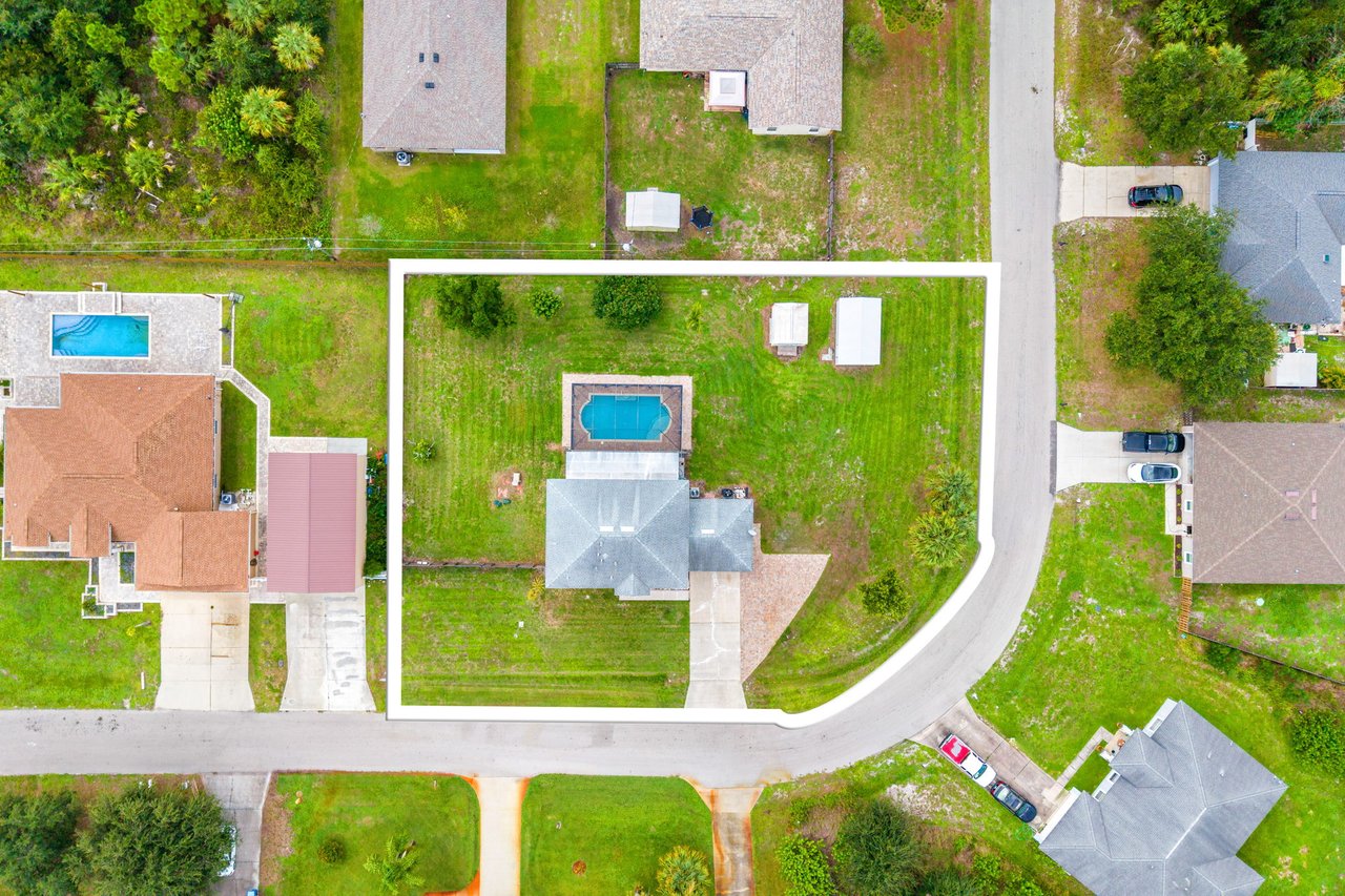 360 Hanford Rd SW home on 0.49-acre corner lot