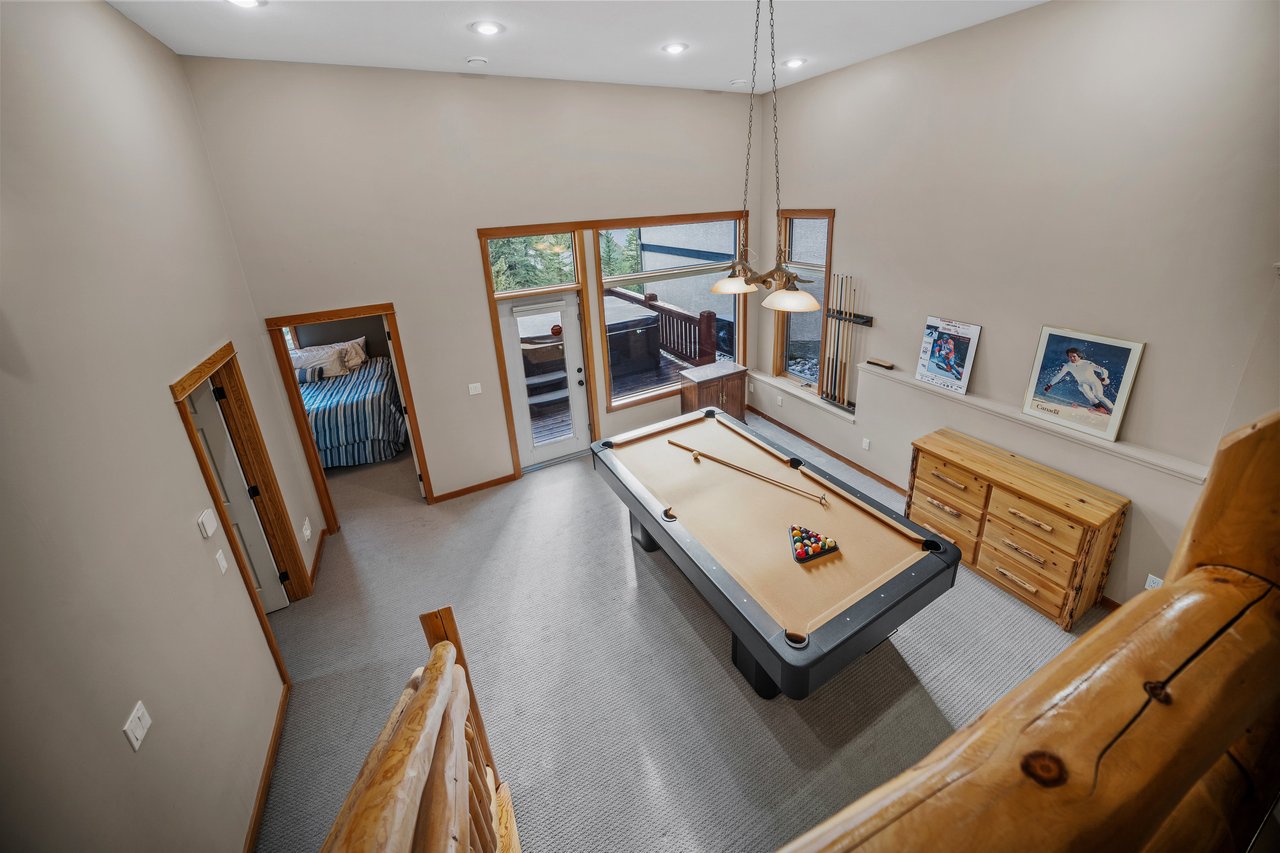 369 Eagle Heights