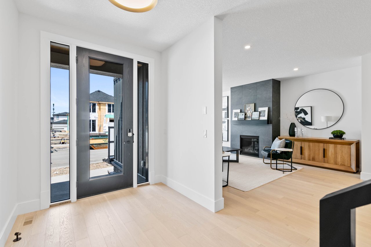 227 Calais Drive SW