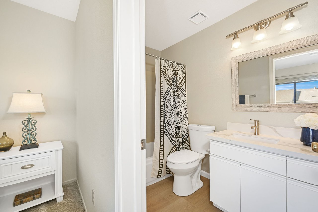 2677 Oak Rd. #202, Walnut Creek