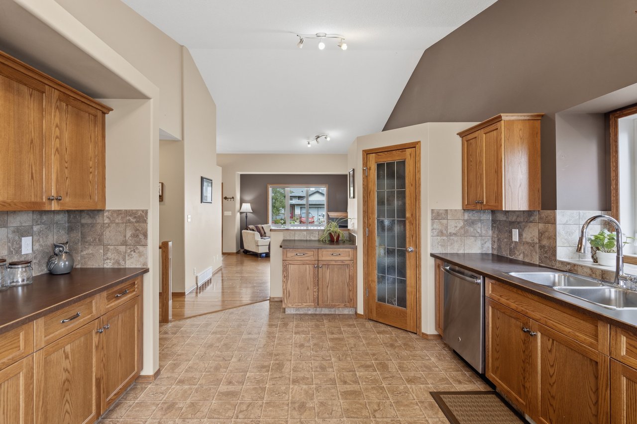 499 Highland Close