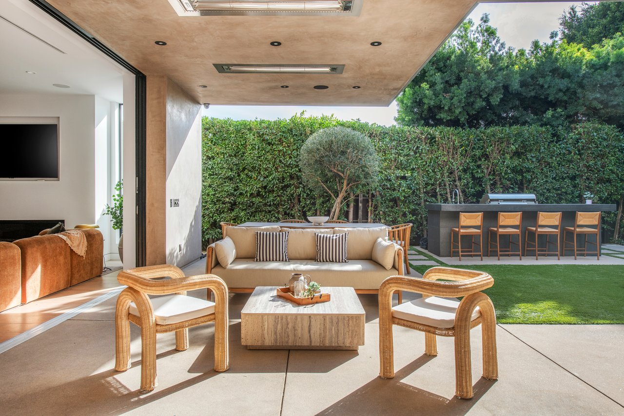 1845 Coldwater Canyon Dr