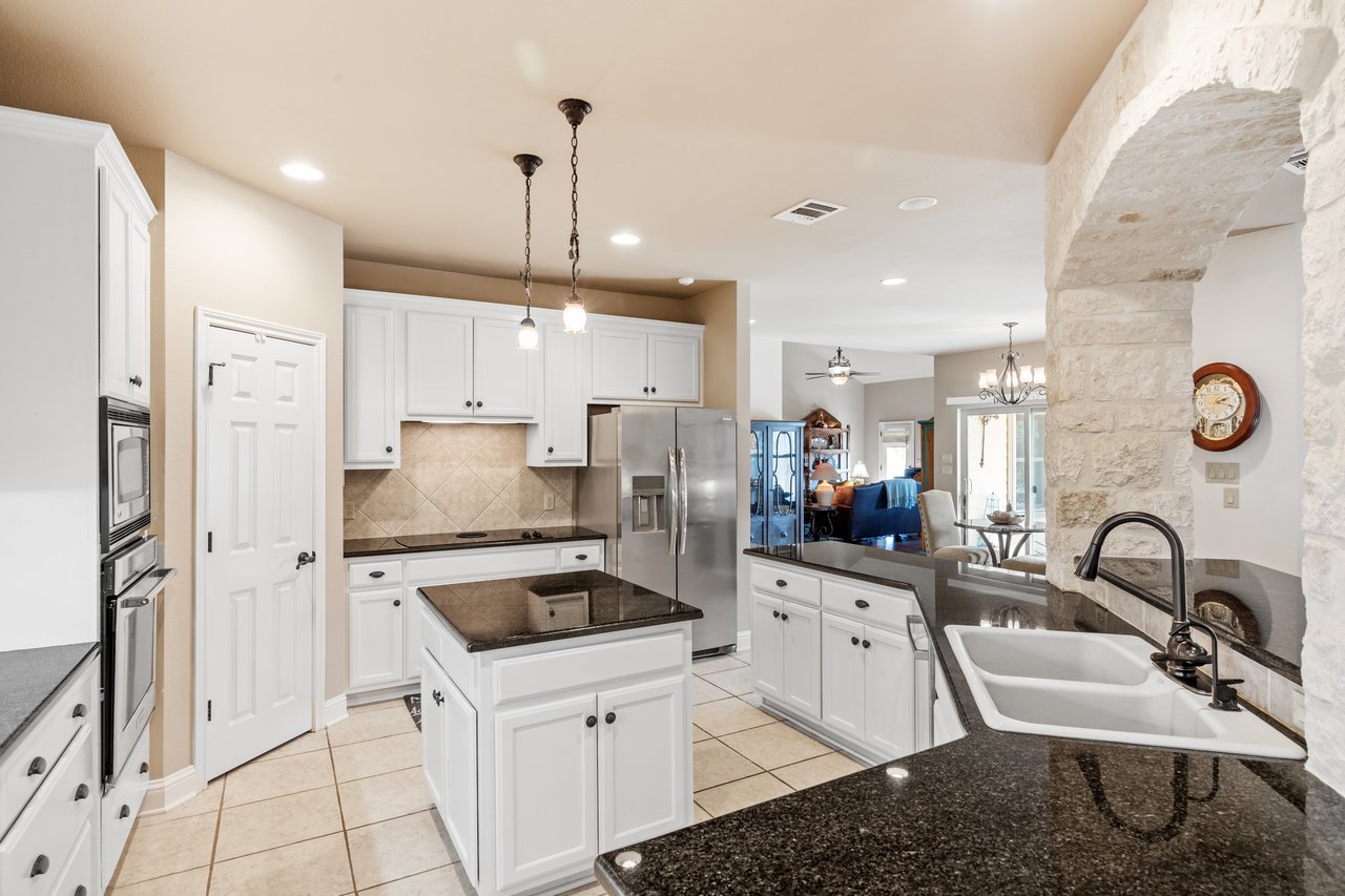 156 Northview Ln, Fredericksburg, TX