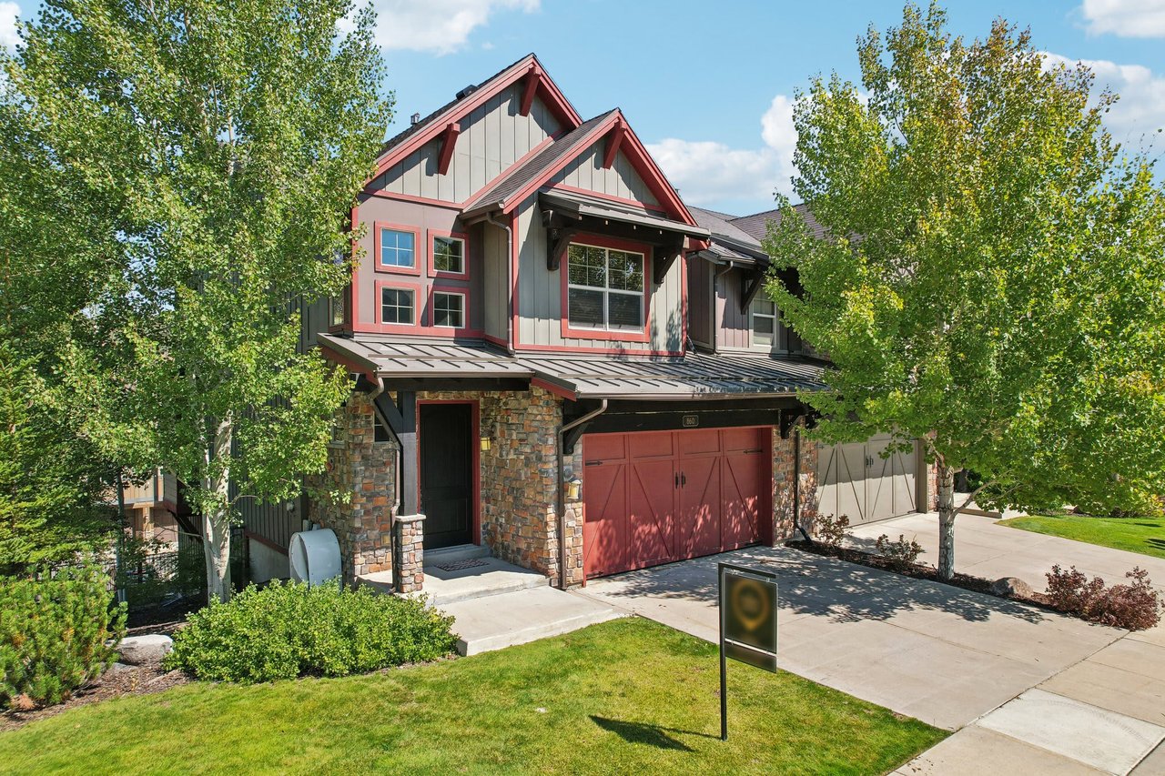 860 W Benjamin Place