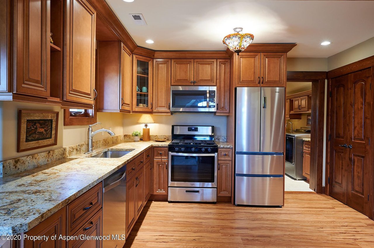 272 Crystal Canyon Dr