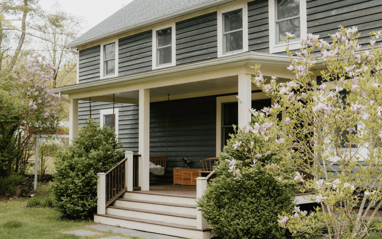 Curb Appeal Hacks That Make Buyers Fall in Love
