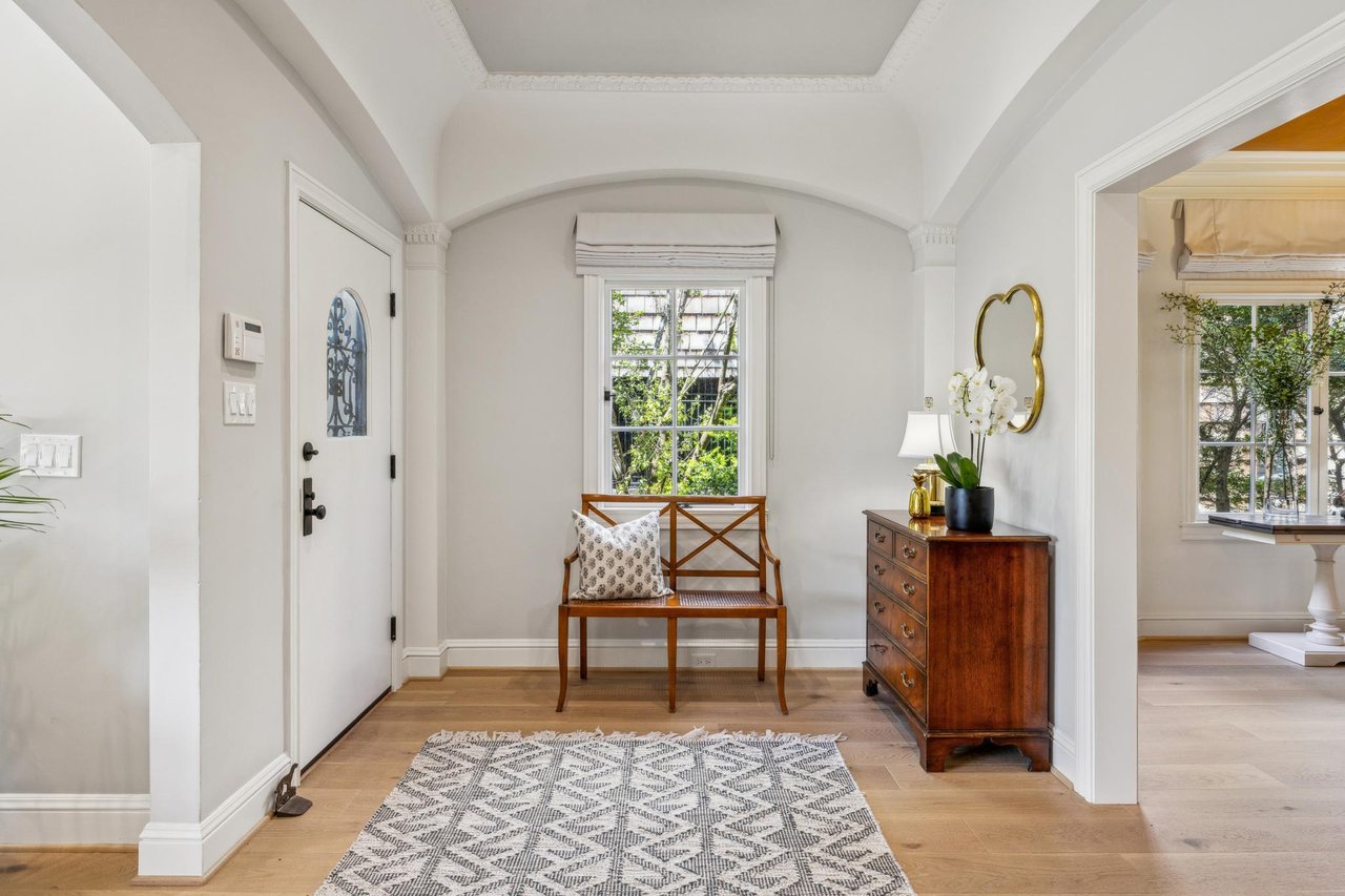 3520 Baker Street