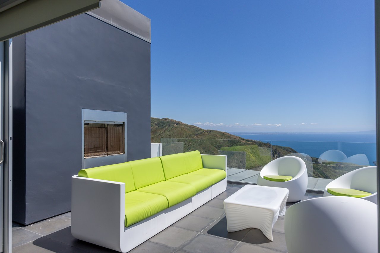 Casa Azure by Oraklus
