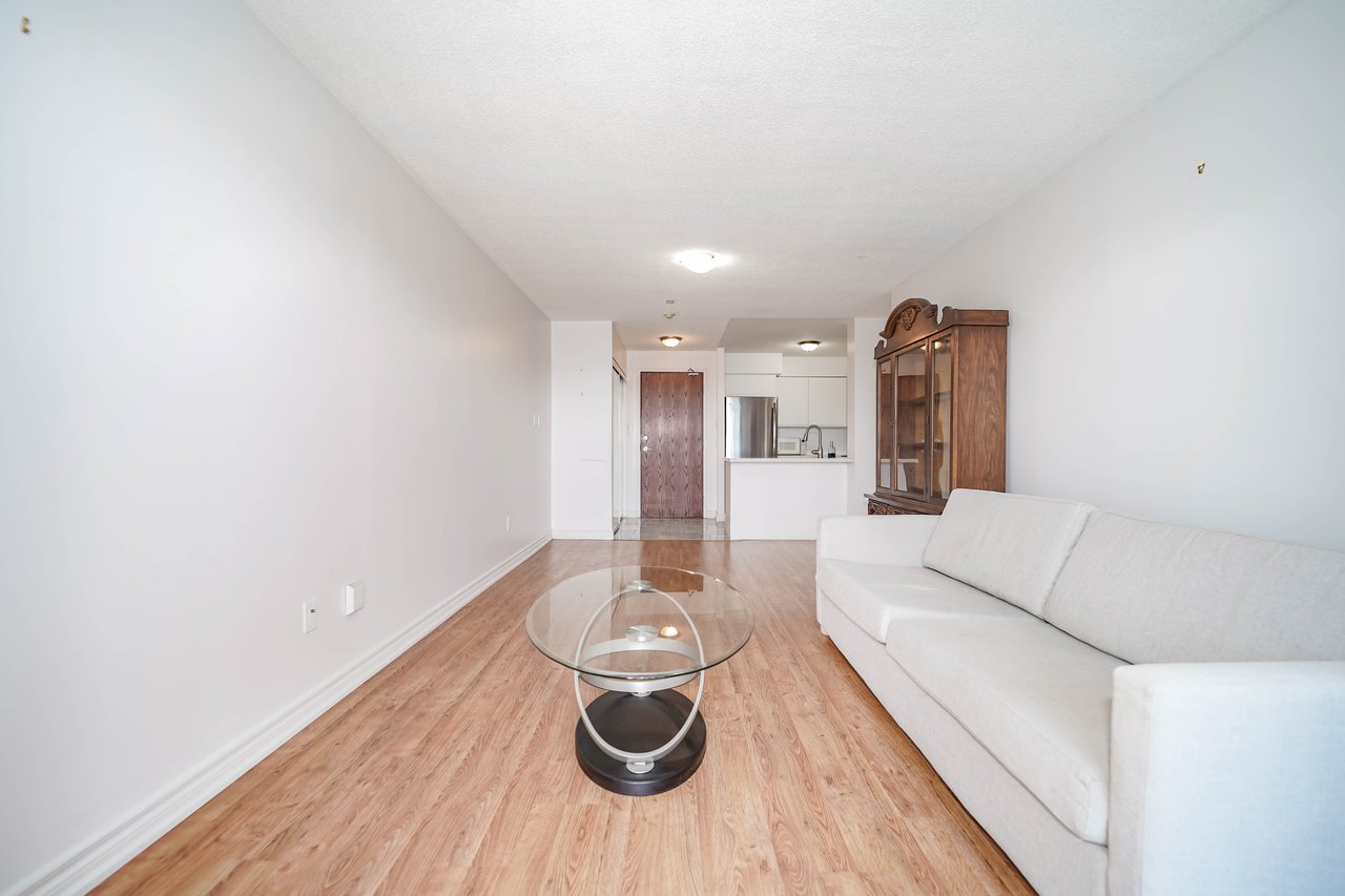 2772 Keele St 303