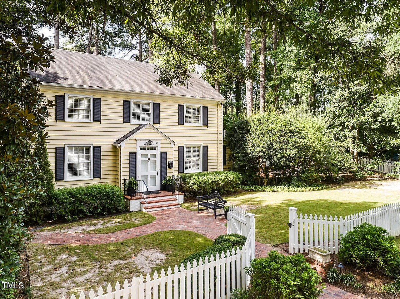 8 Sylvan Rd