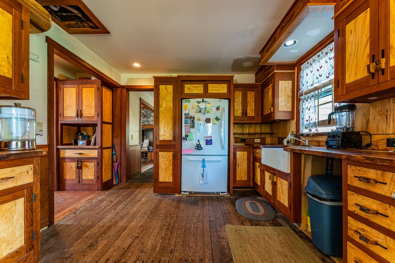 1387 Parkland Road