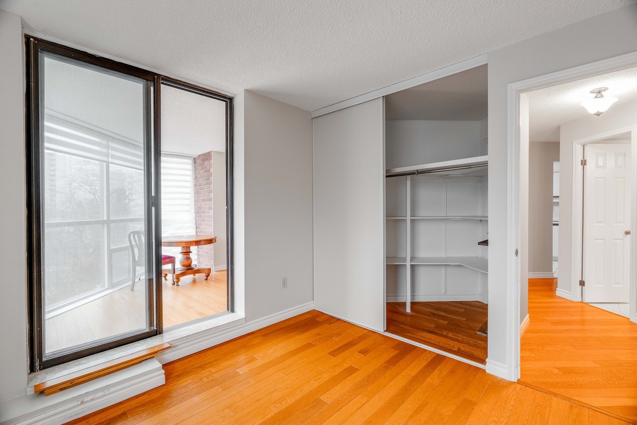 beautiful 2 bedroom 2 bath Condo in downtown London