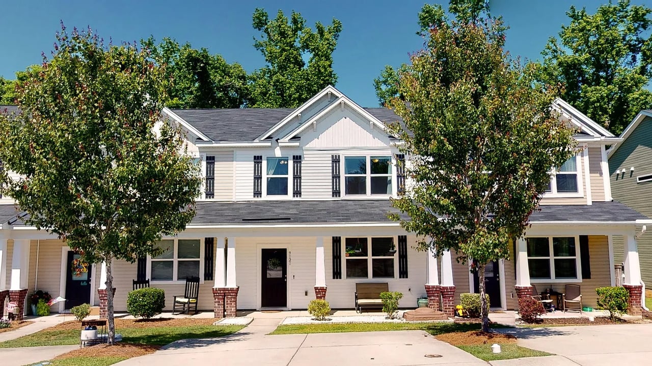 9121 Parlor Dr
